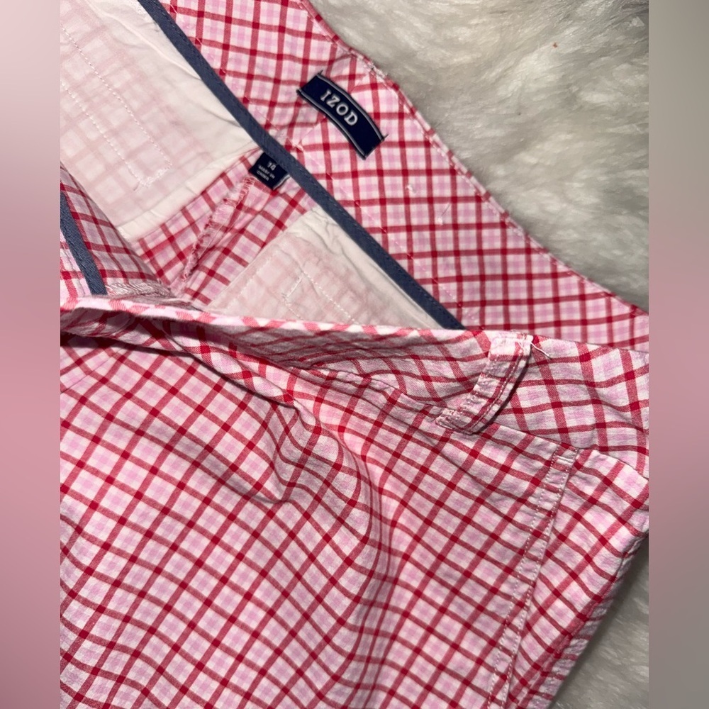 Izod Bermuda Pink Checkered Women's Shorts - Picture 2 of 4